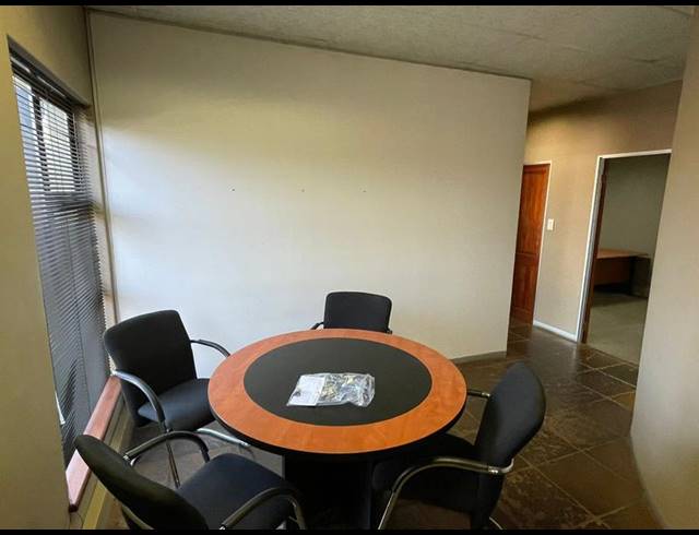 BUSINESS PROPERTY TO RENT IN ELDORAIGNE